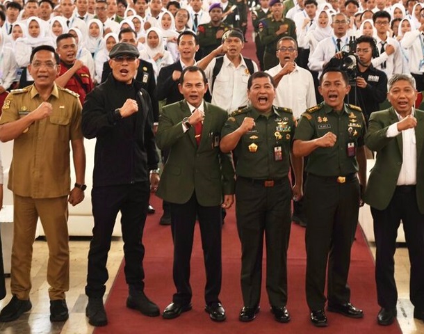 Dedy Corbuzier dan Direktur Bela Negara Brigjen TNI G. Eko Sunarto Sosialisasikan PKBN ke 6.000 Mahasiswa UPN Yogyakarta