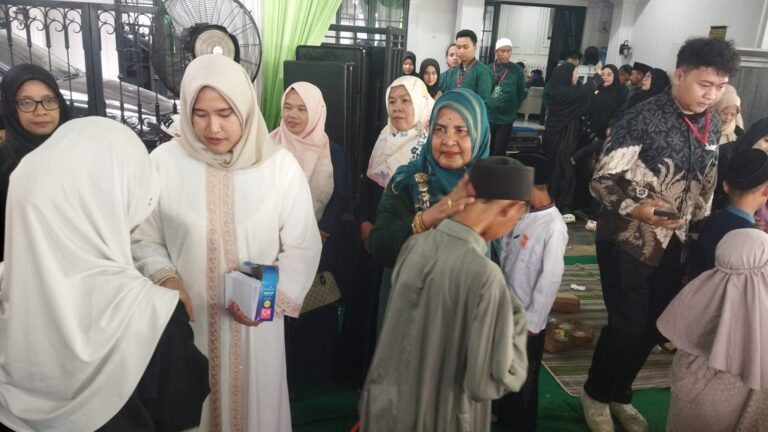 Dari Tausiyah hingga Santunan: Kehangatan Maulid Nabi di Kampung Kebon Duren Kalimulya