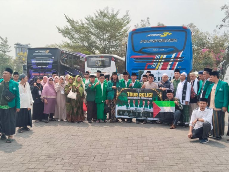 Pererat Silaturahmi, MWCNU Grogol Petamburan Gelar Tour Religi Ziarah Makam Wali ke Jawa Timur Secara Detail